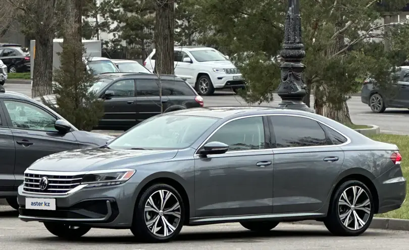 Volkswagen Passat 2020 года за 11 500 000 тг. в Алматы