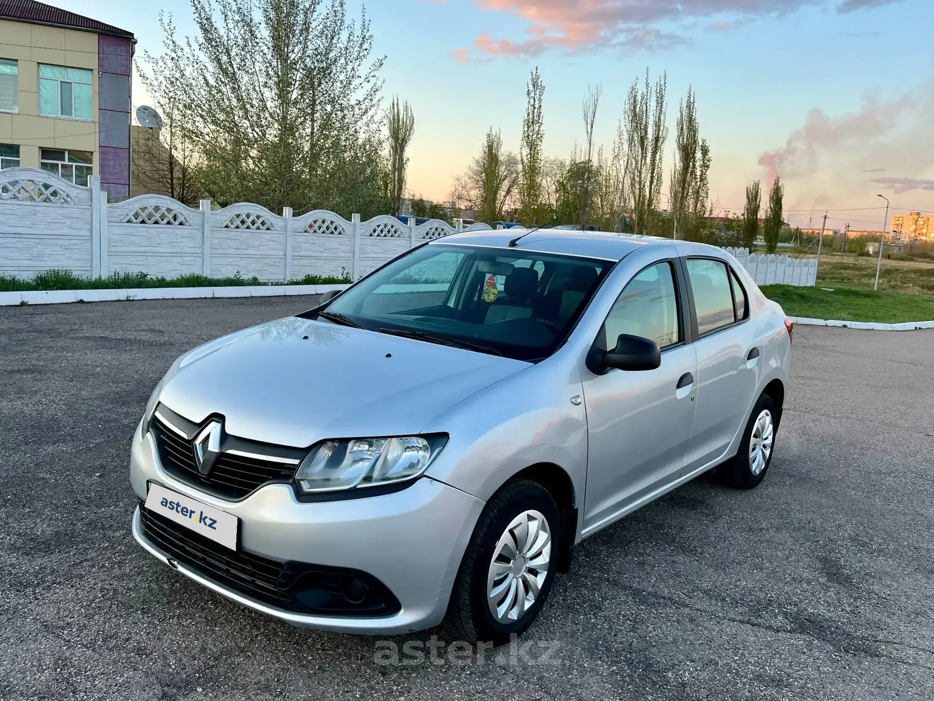 Renault Logan 2015