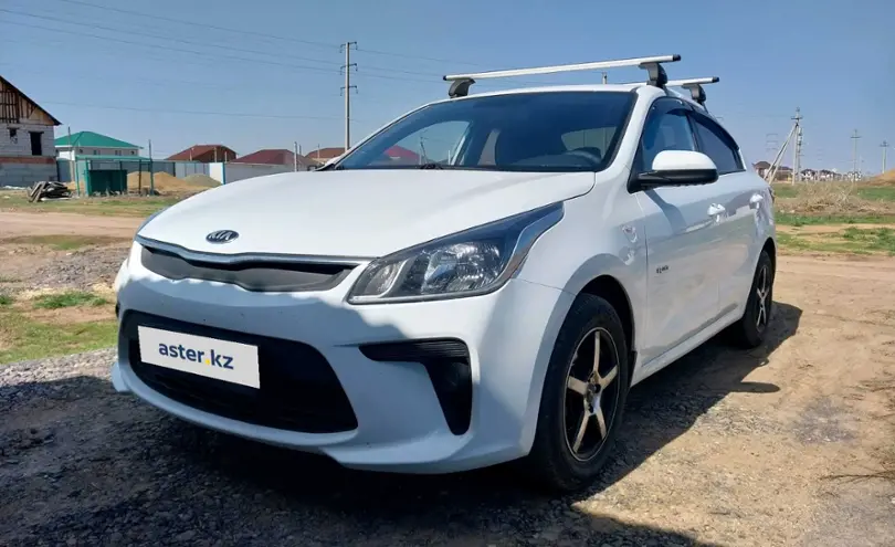 Kia Rio 2019 года за 7 600 000 тг. в Астана