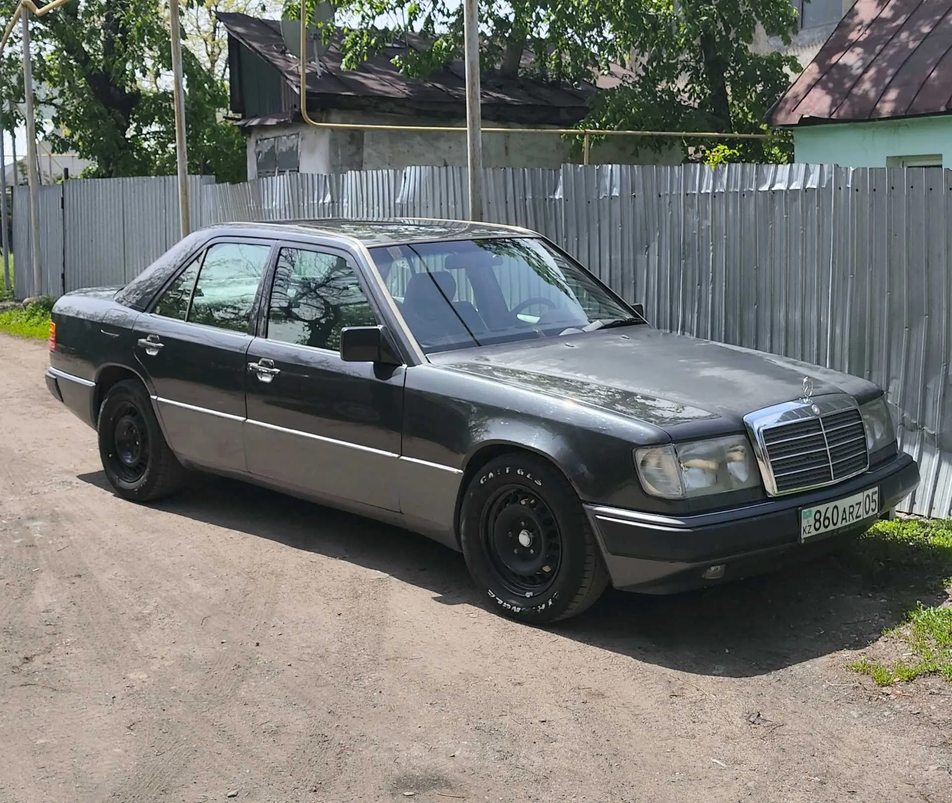 Mercedes-Benz W124 1990