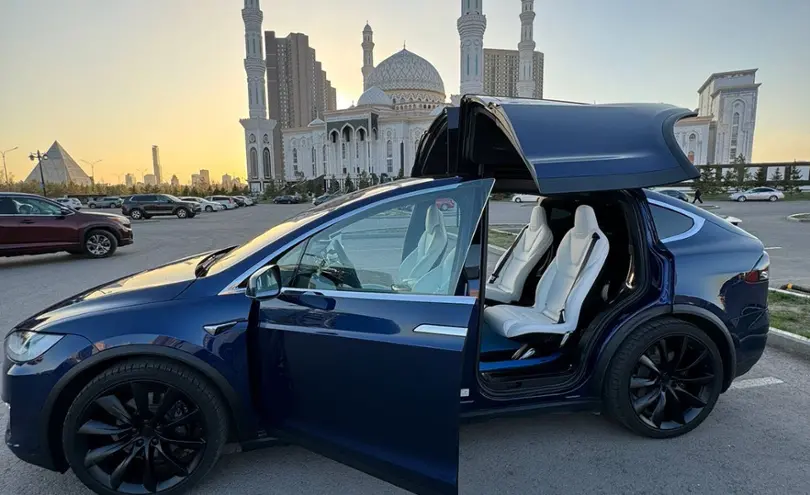 Tesla Model X 2018 года за 40 000 000 тг. в Астана