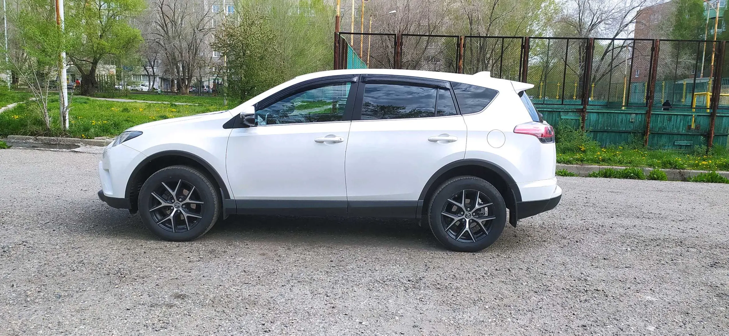 Toyota RAV4 2017