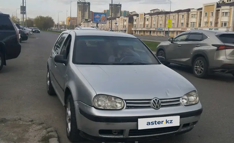 Volkswagen Golf 2001 года за 2 300 000 тг. в Астана