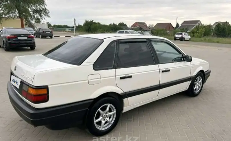 Volkswagen Passat 1990 года за 650 000 тг. в Алматы
