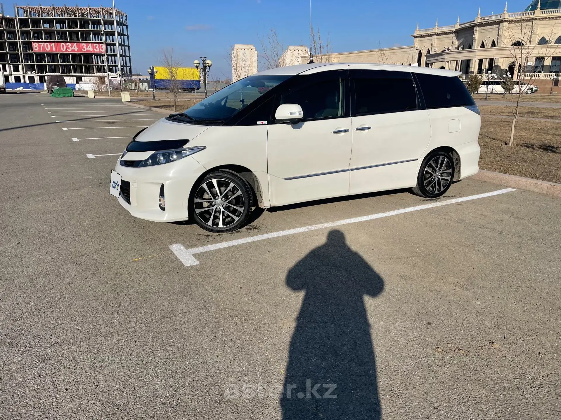 Toyota Estima 2013