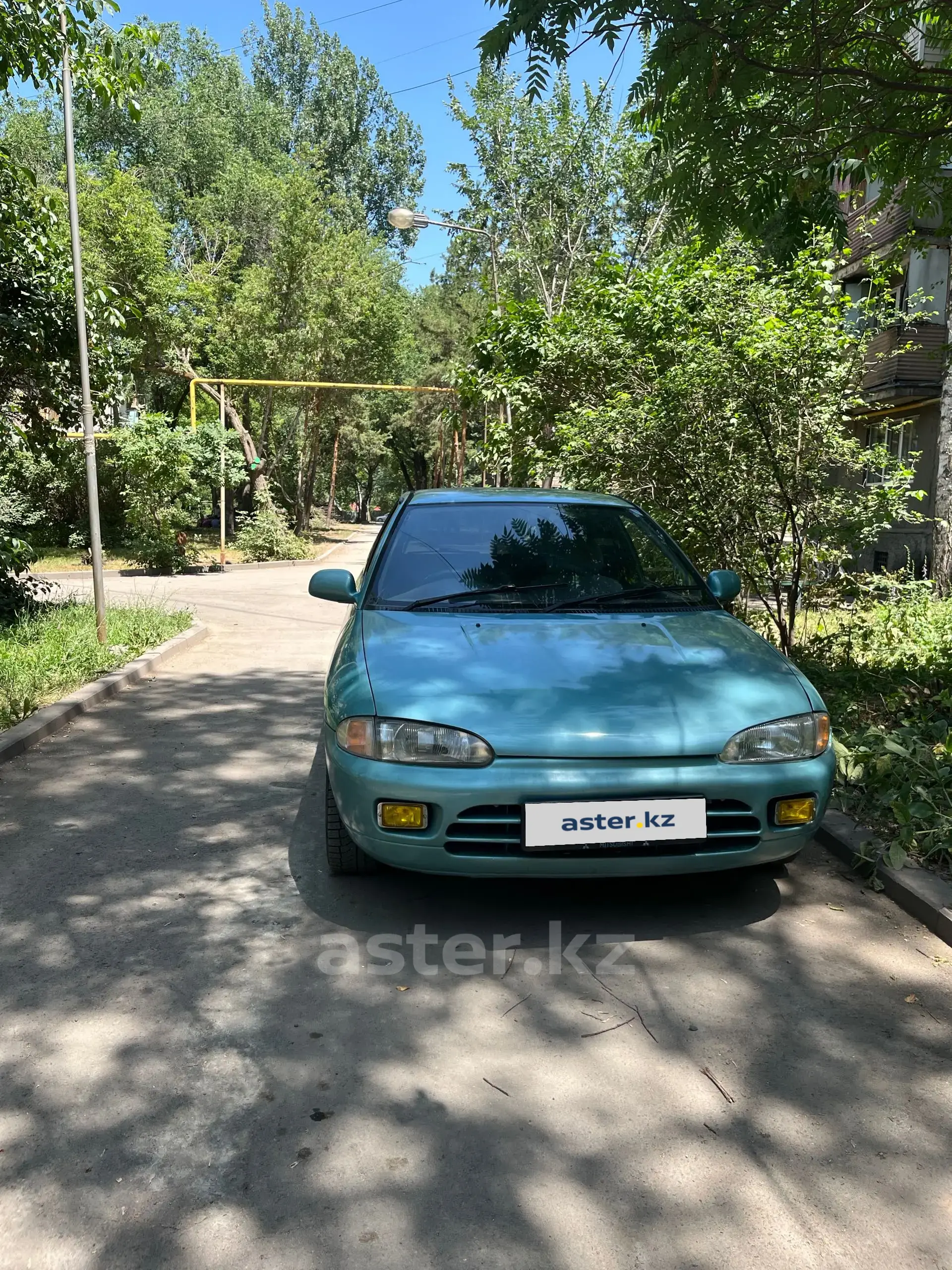 Mitsubishi Mirage 1993