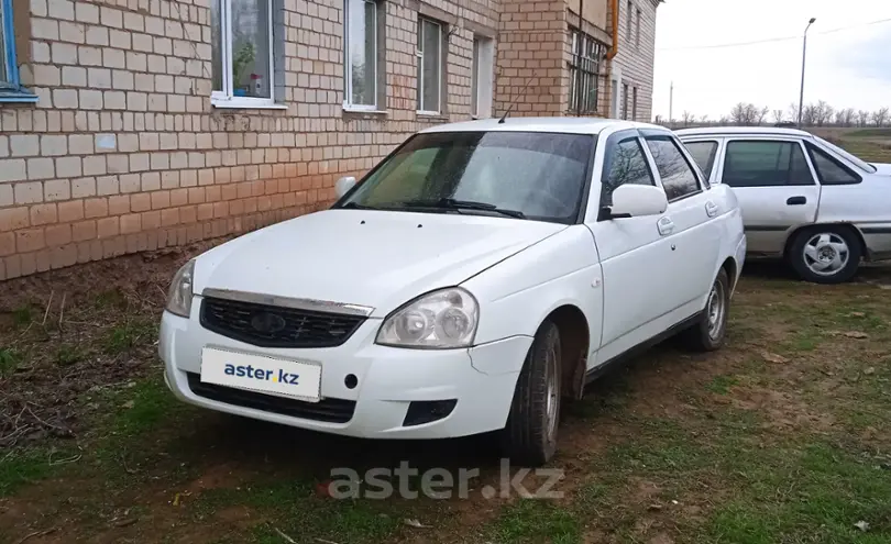 LADA (ВАЗ) Priora 2013 года за 2 000 000 тг. в Уральск