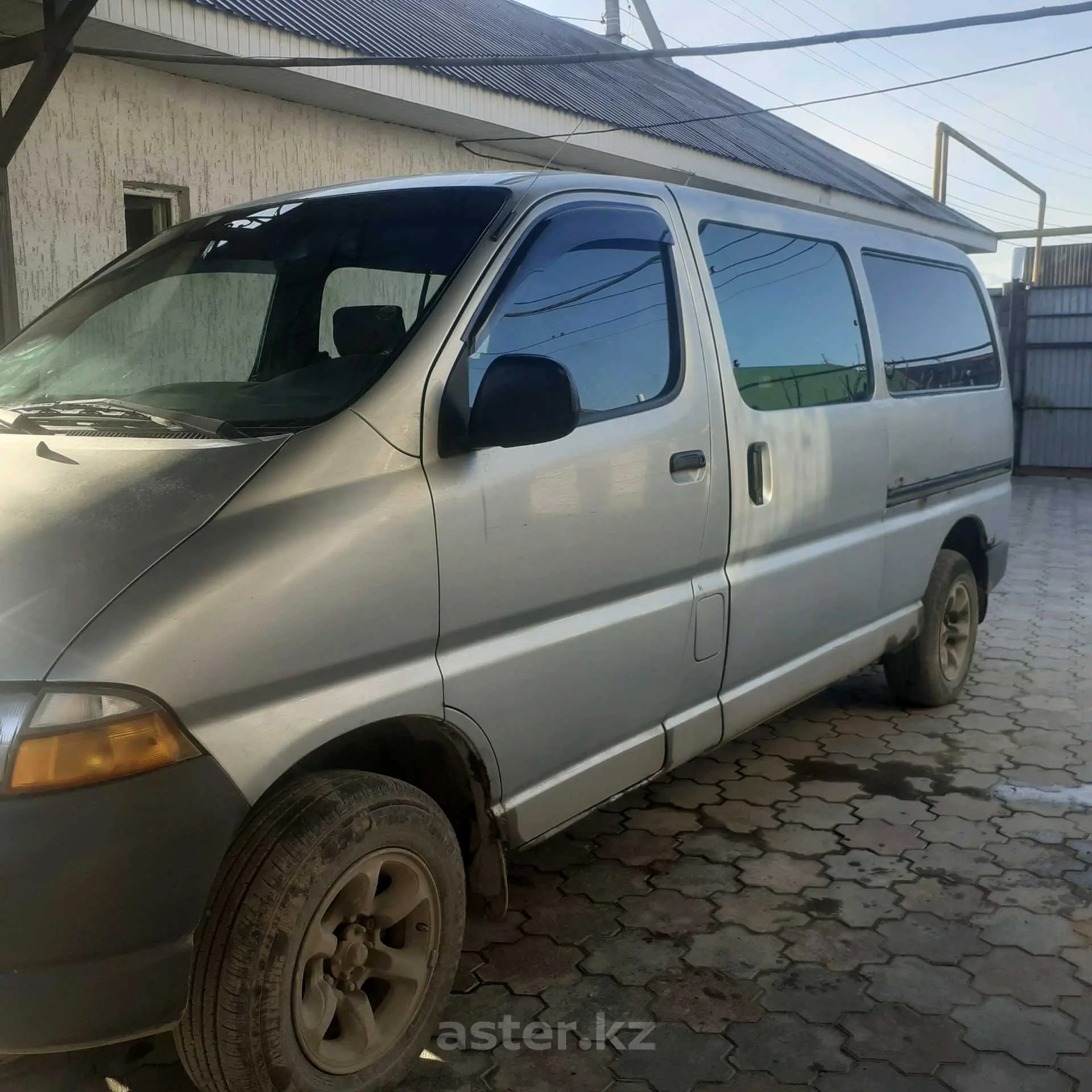 Toyota HiAce 1999