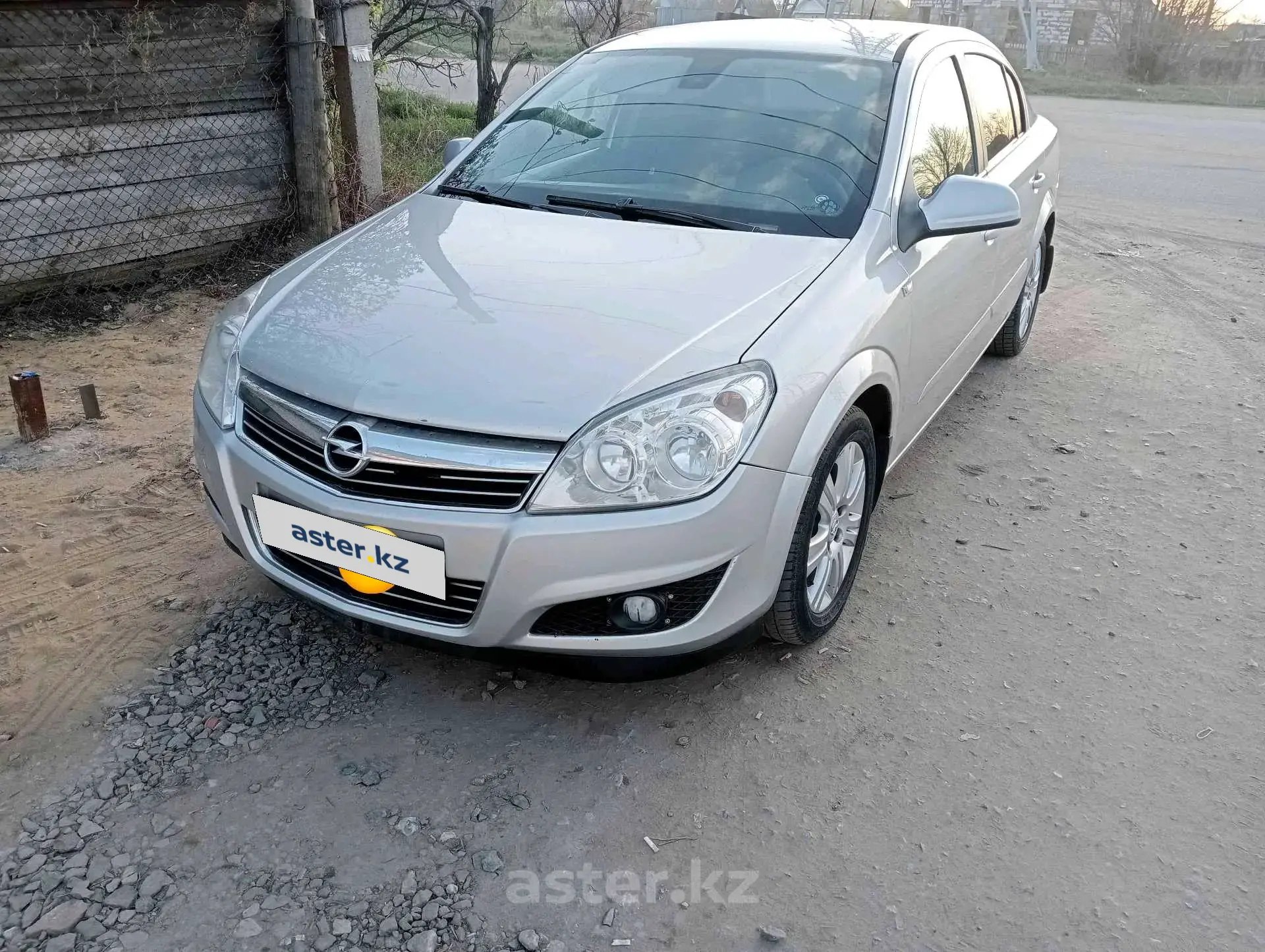 Opel Astra 2012