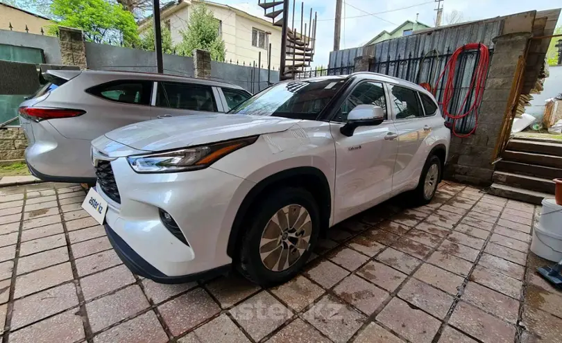 Toyota Highlander 2022 года за 26 000 000 тг. в Алматы