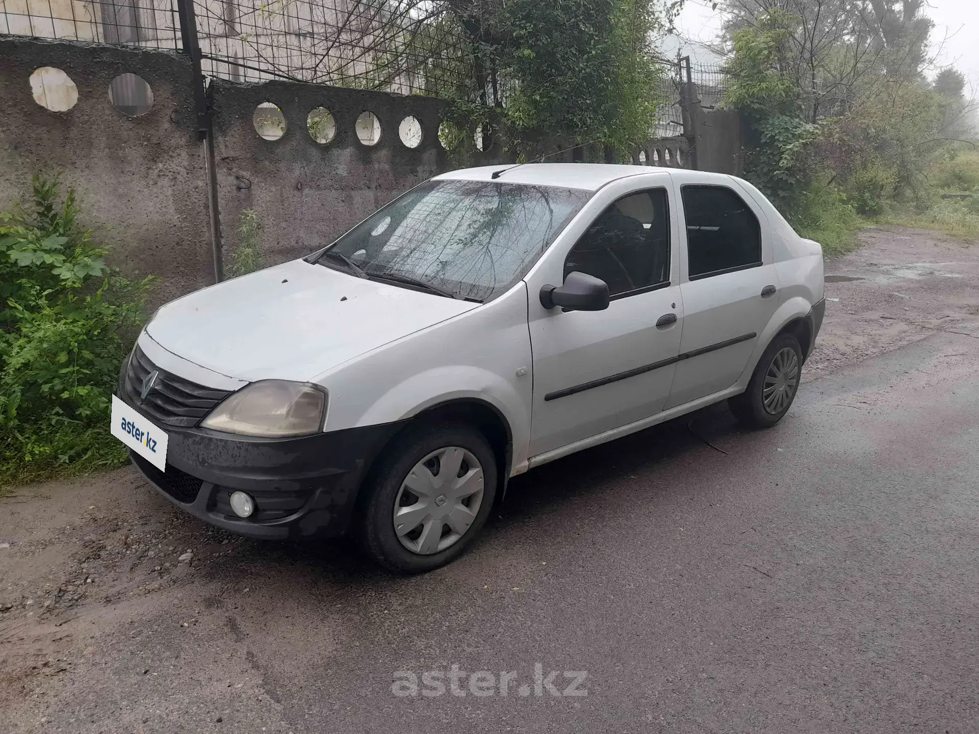 Renault Logan 2012