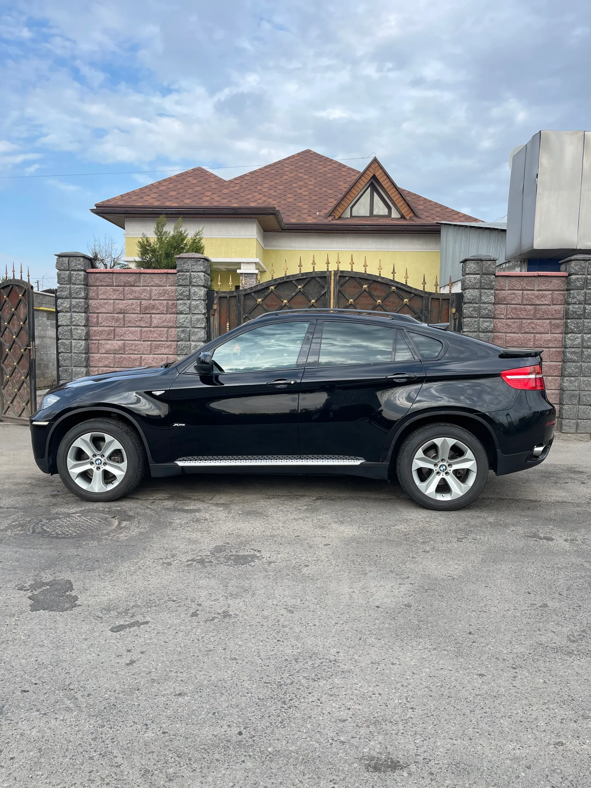 BMW X6 2011