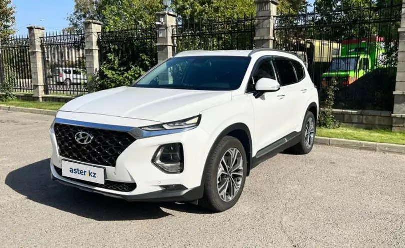 Hyundai Santa Fe 2019 года за 13 000 000 тг. в Алматы