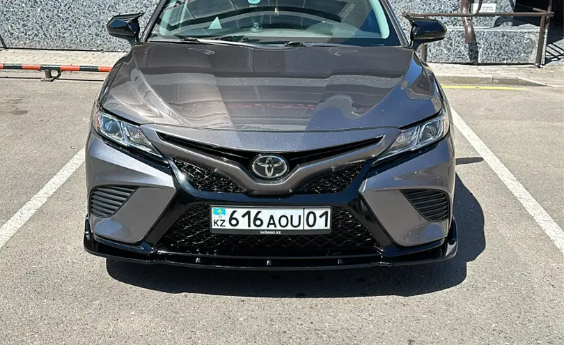 Toyota Camry 2018 года за 10 700 000 тг. в Астана