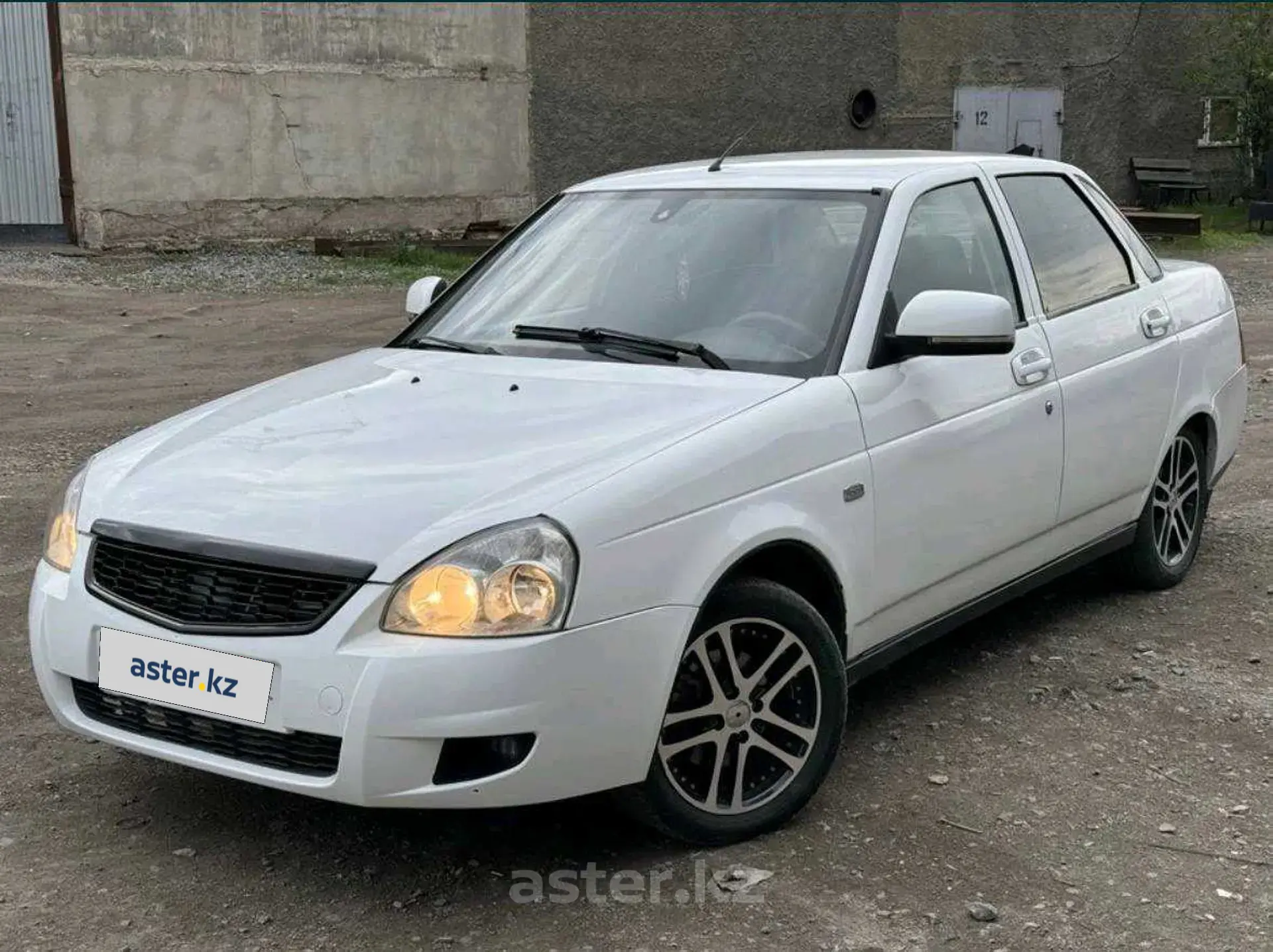 LADA (ВАЗ) Priora 2012