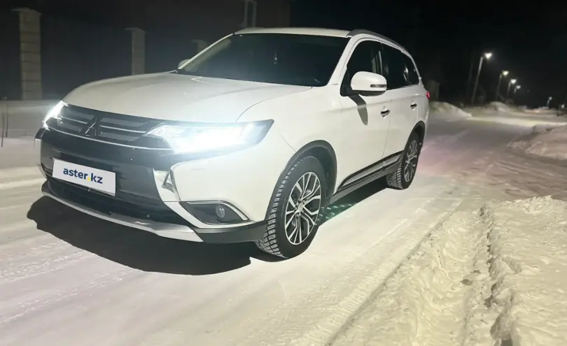 Mitsubishi Outlander 2015 года за 10 500 000 тг. в Восточно-Казахстанская область