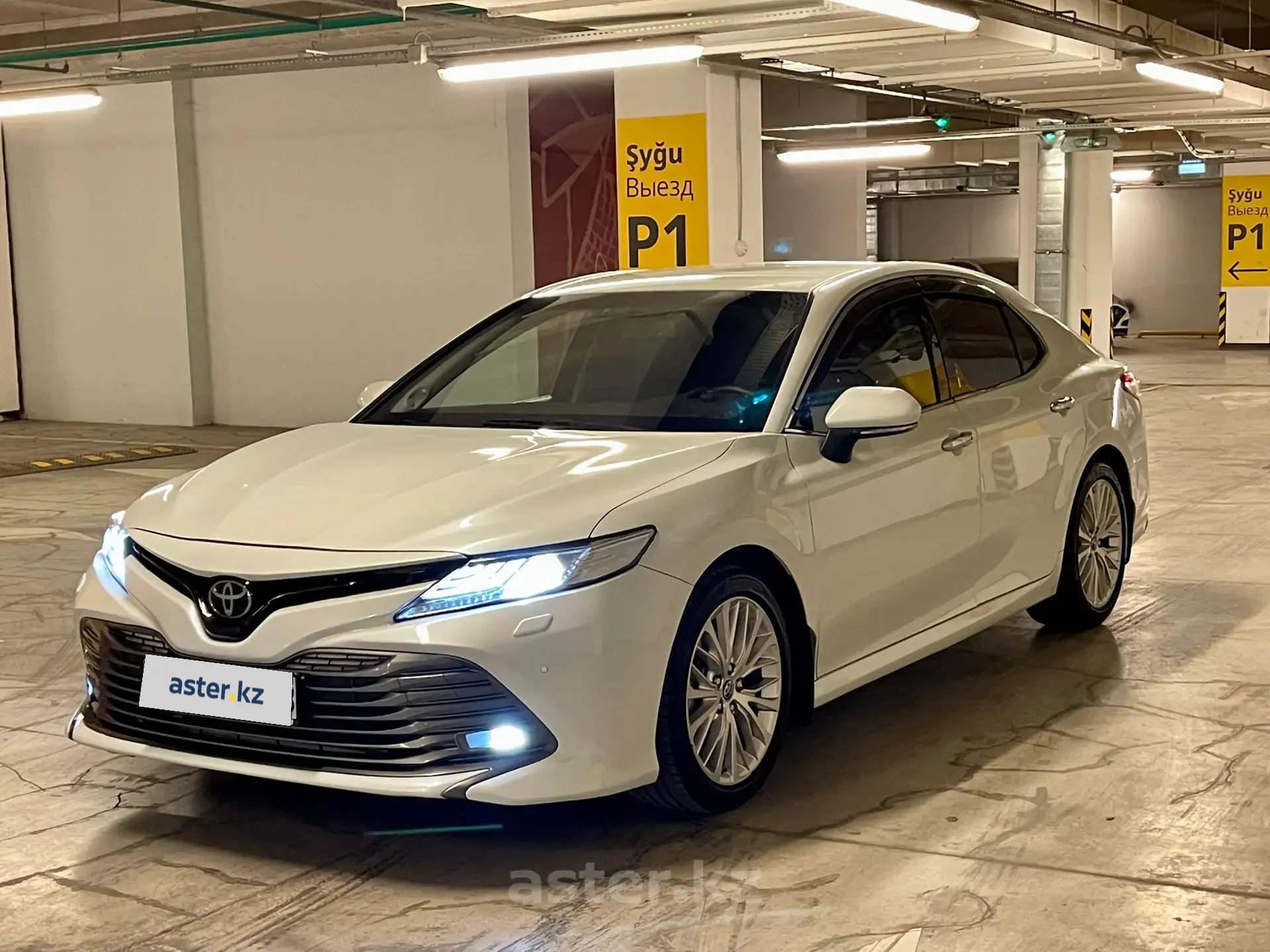 Toyota Camry 2019