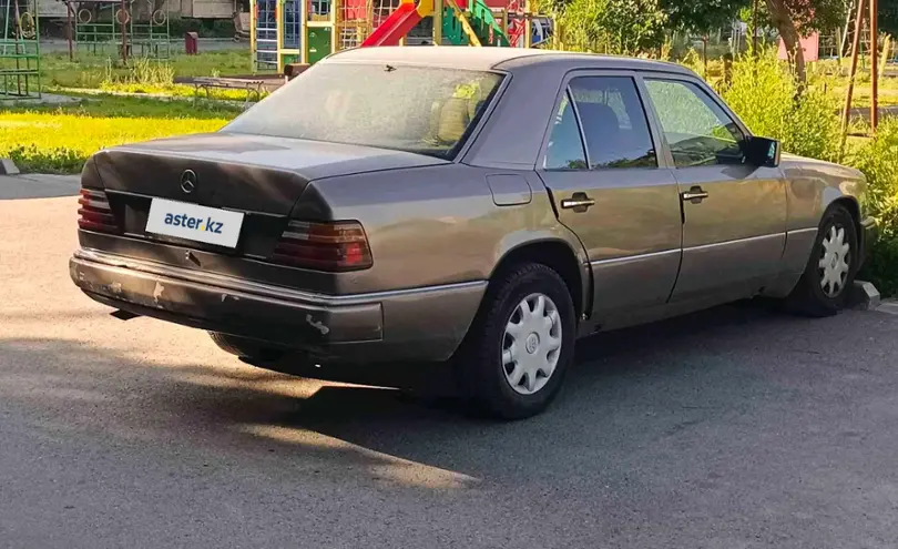 Mercedes-Benz E-Класс 1992 года за 1 500 000 тг. в Талдыкорган