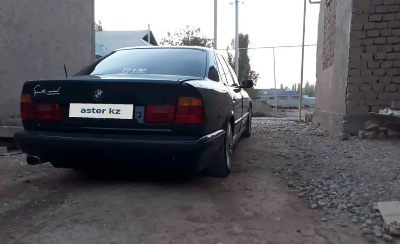 BMW M5 1993 года за 3 500 000 тг. в Шымкент