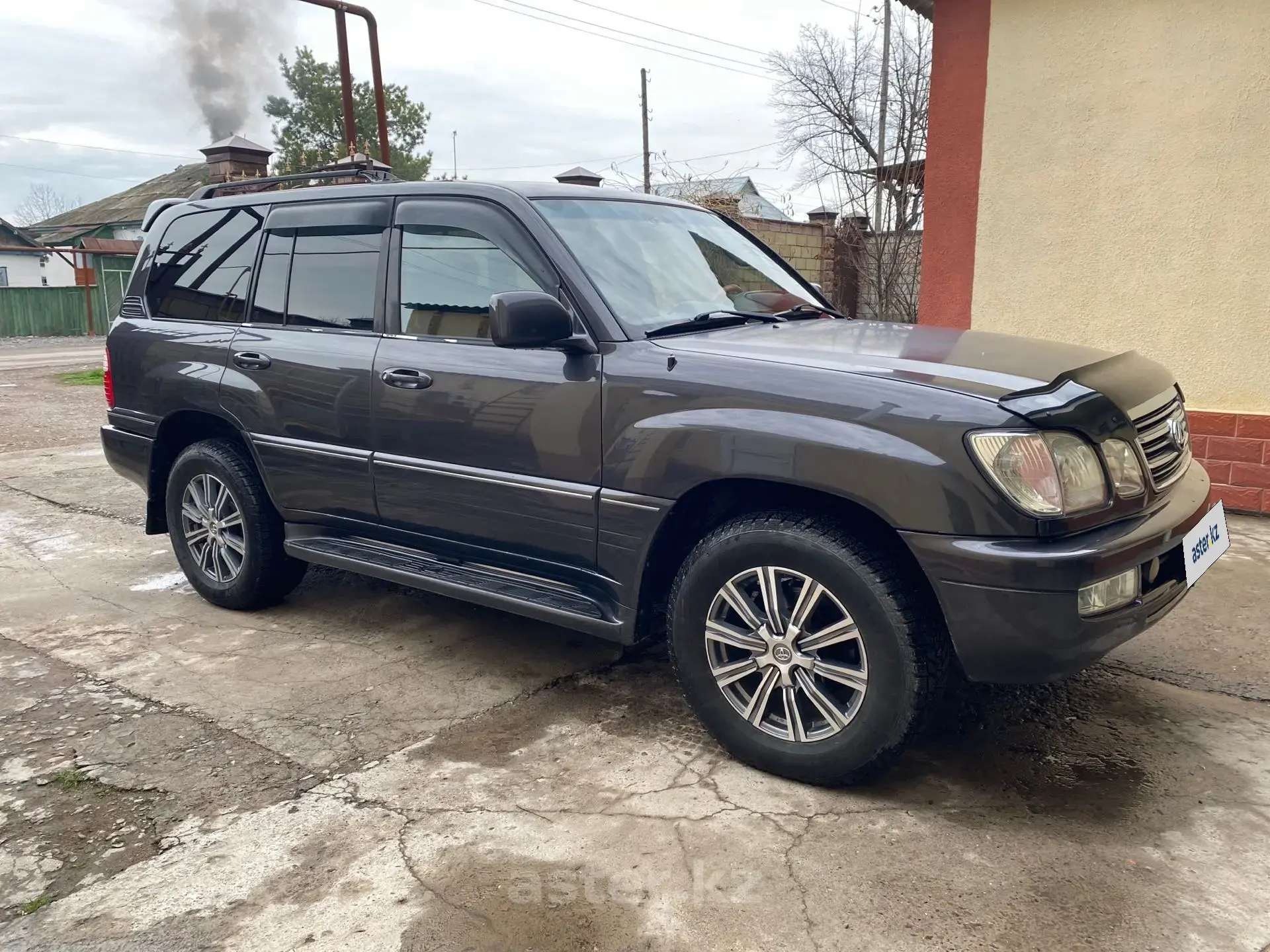 Lexus LX 2004