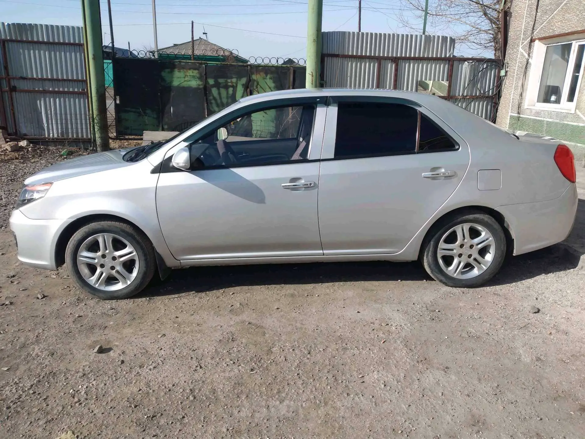 Geely GC6 2015