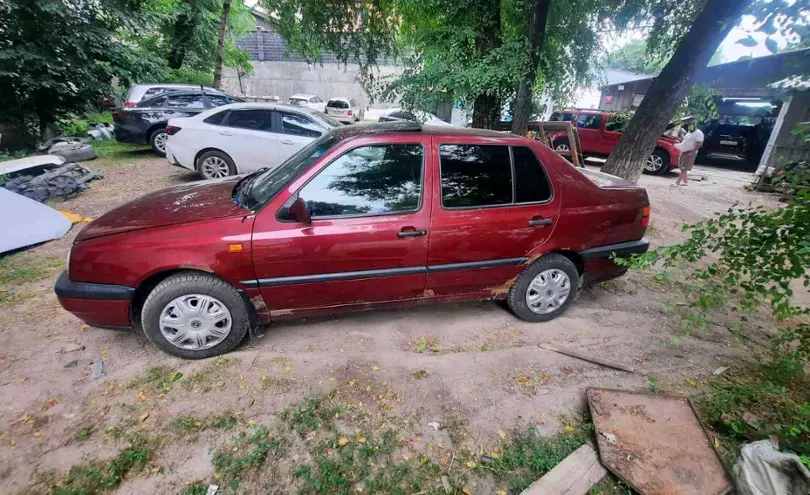 Volkswagen Vento 1994 года за 1 350 000 тг. в Алматы