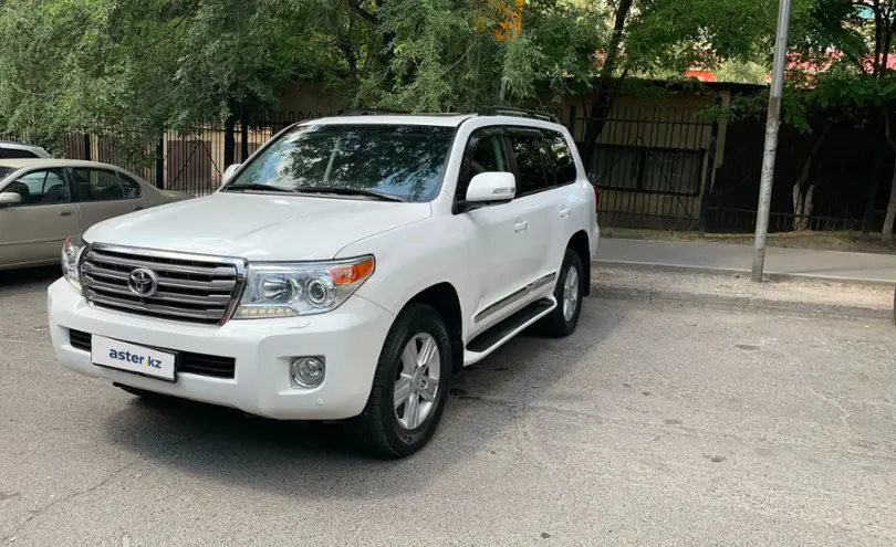 Toyota Land Cruiser 2015 года за 32 000 000 тг. в Астана