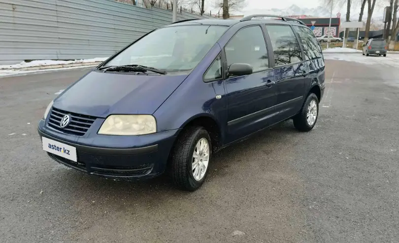 Volkswagen Sharan 2000 года за 2 400 000 тг. в Алматы