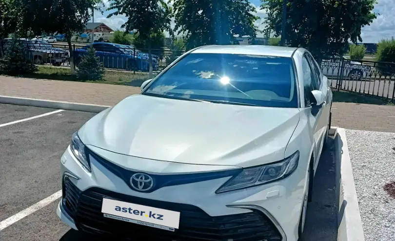 Toyota Camry 2021 года за 14 000 000 тг. в Караганда