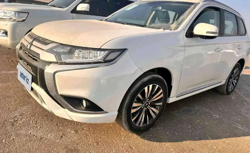 Mitsubishi Outlander 2022 года за 11 799 999 тг. в Астана