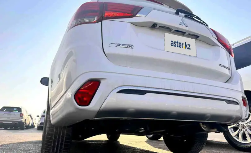 Mitsubishi Outlander 2022 года за 14 990 000 тг. в Астана фото 4