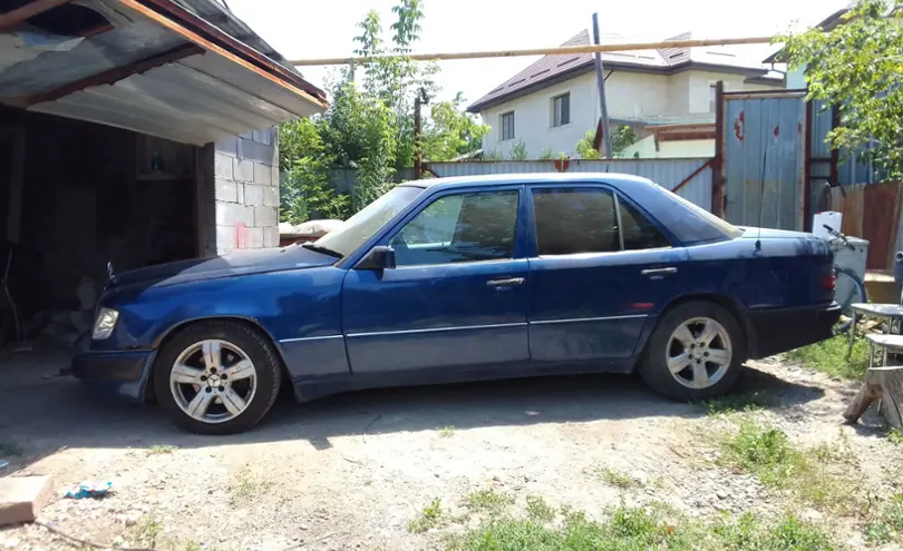 Mercedes-Benz W124 1990 года за 1 700 000 тг. в Алматы