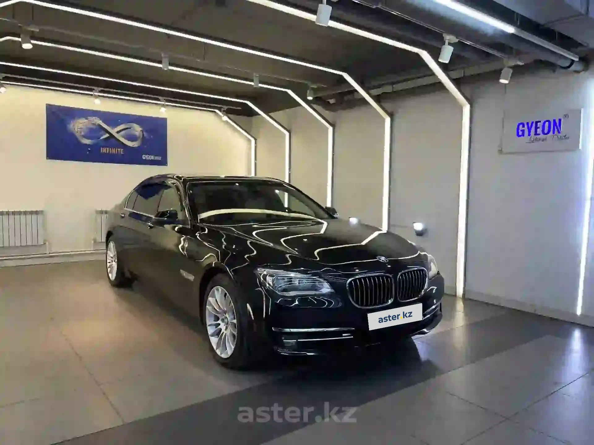 BMW 7 серии 2015