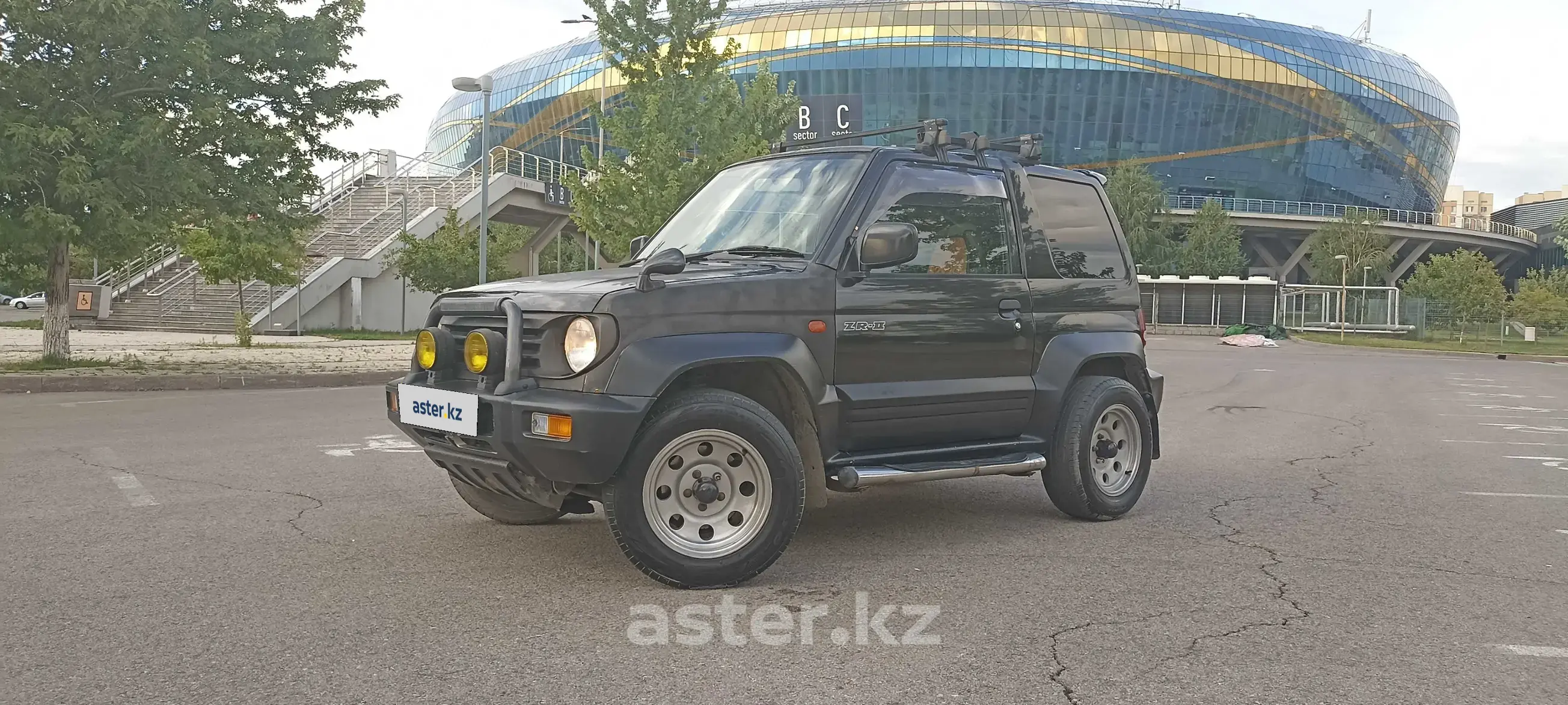 Mitsubishi Pajero Junior 1996