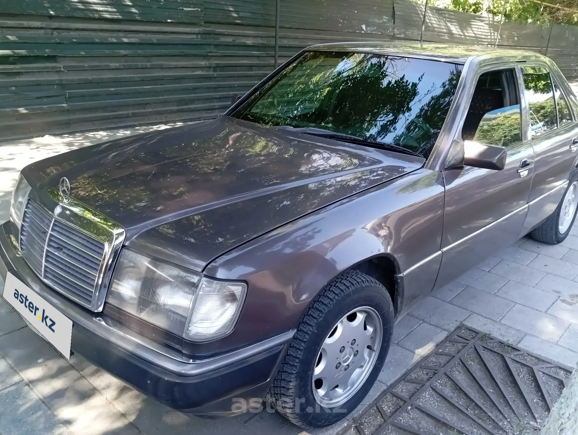 Mercedes-Benz E-Класс 1992