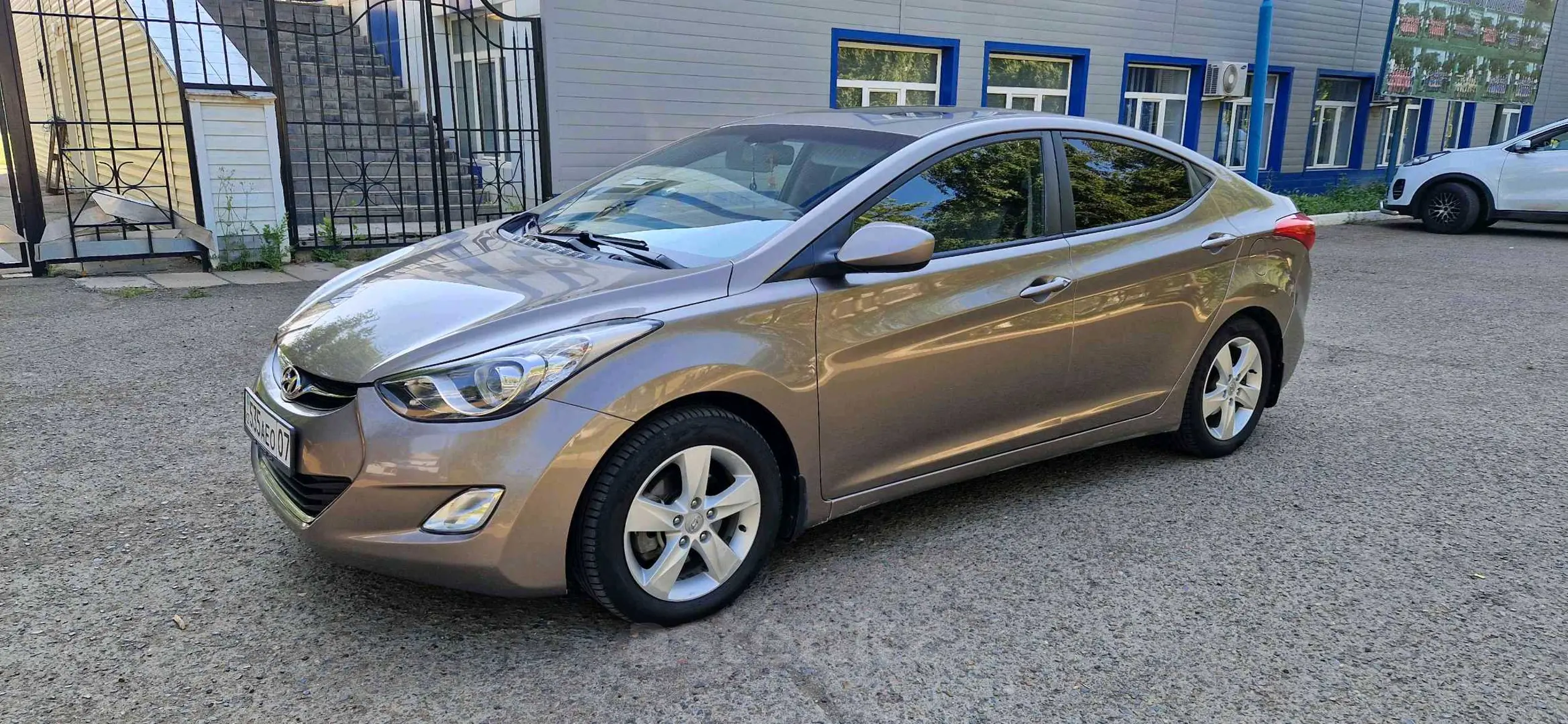 Hyundai Elantra 2013