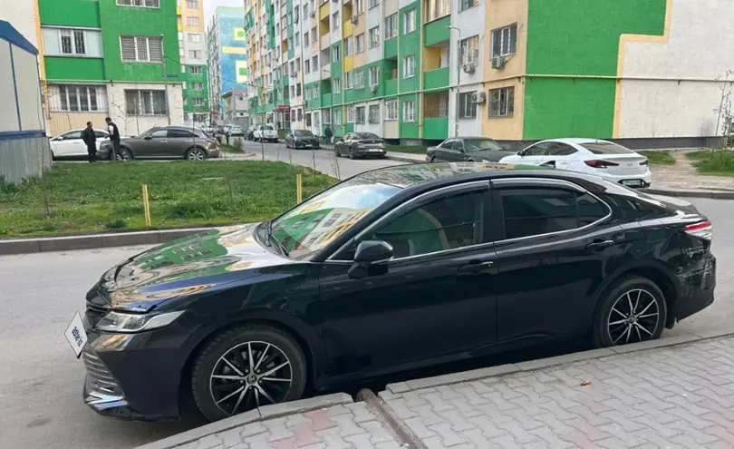 Toyota Camry 2020 года за 10 500 000 тг. в Алматы