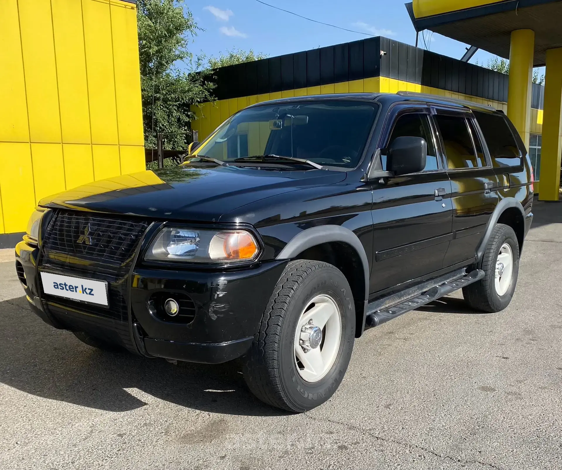 Mitsubishi Montero Sport 2000