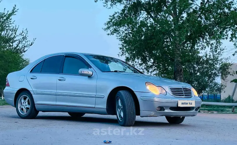 Mercedes-Benz C-Класс 2003 года за 3 350 000 тг. в Астана