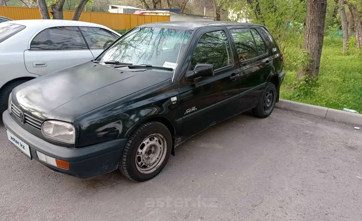 Volkswagen Golf 1995 года за 1 300 000 тг. в Алматы