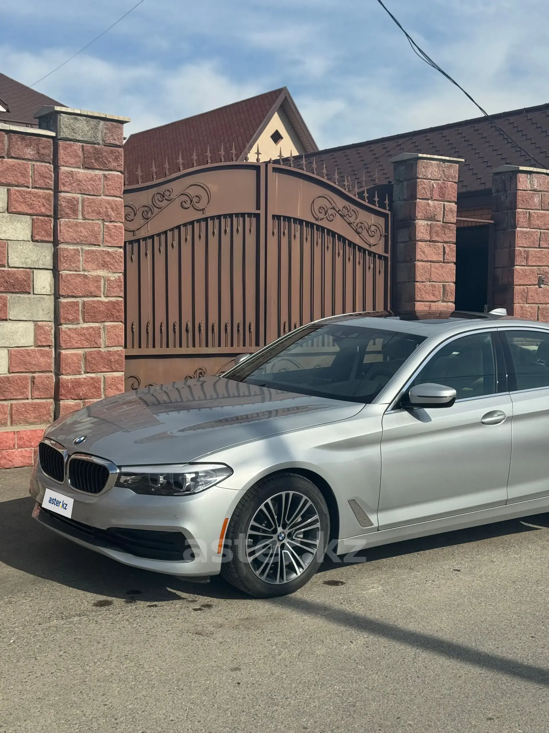 BMW 5 серии 2019