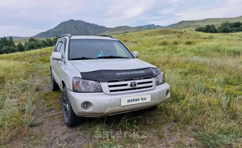 Toyota Highlander 2004 года за 7 500 000 тг. в null