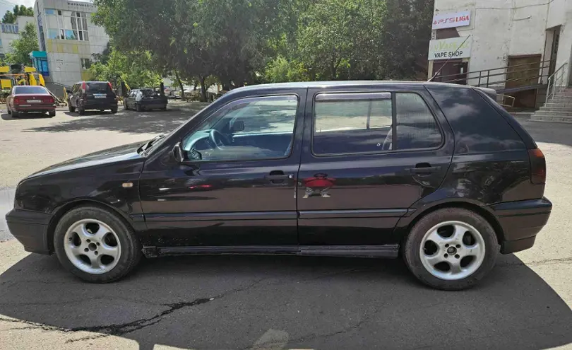 Volkswagen Golf 1997 года за 2 300 000 тг. в Астана