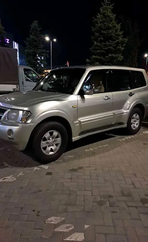 Mitsubishi Pajero 2004