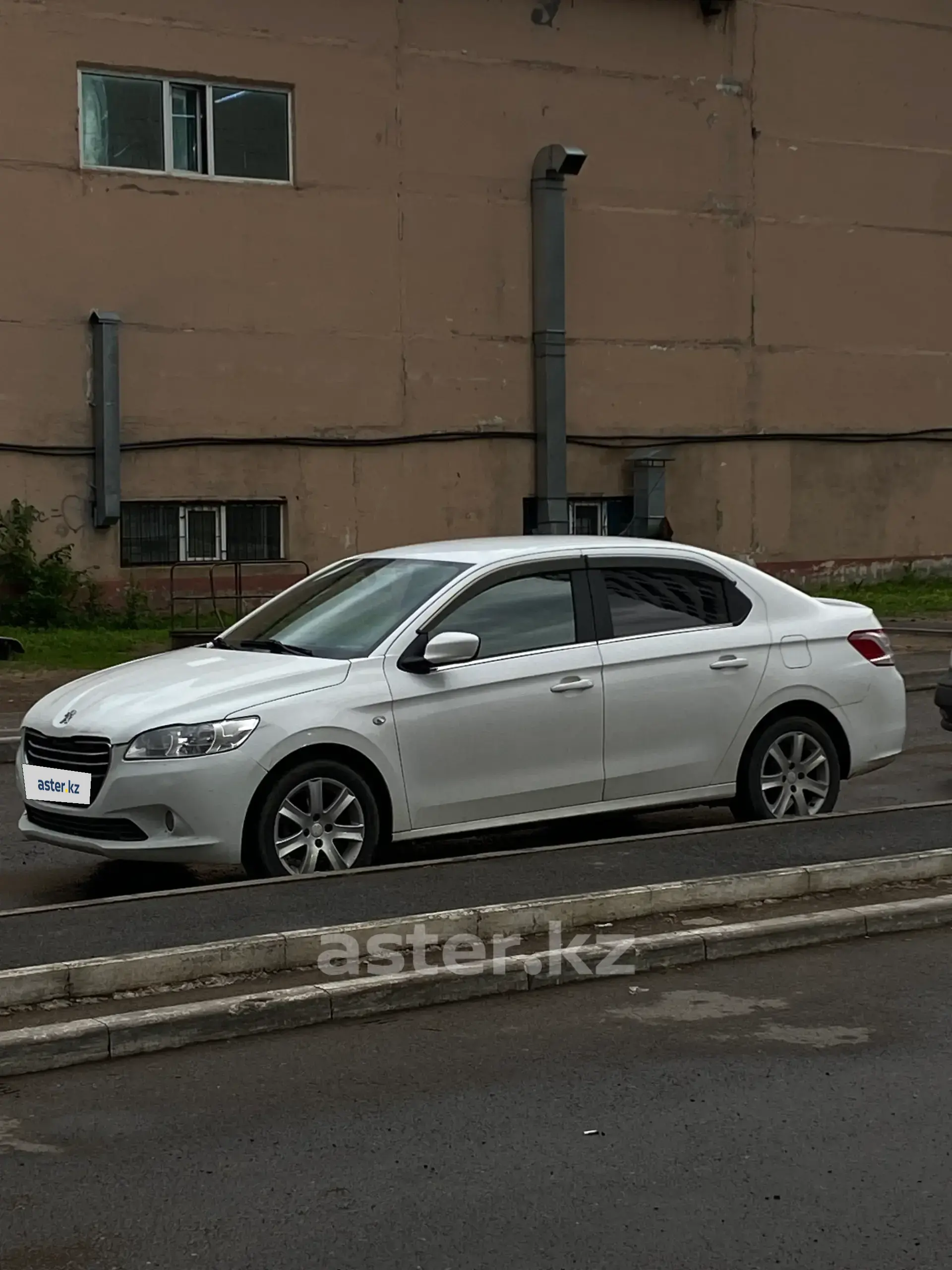 Peugeot 301 2016