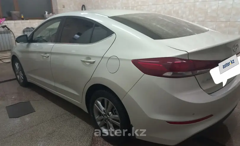 Hyundai Elantra 2018 года за 7 500 000 тг. в Караганда