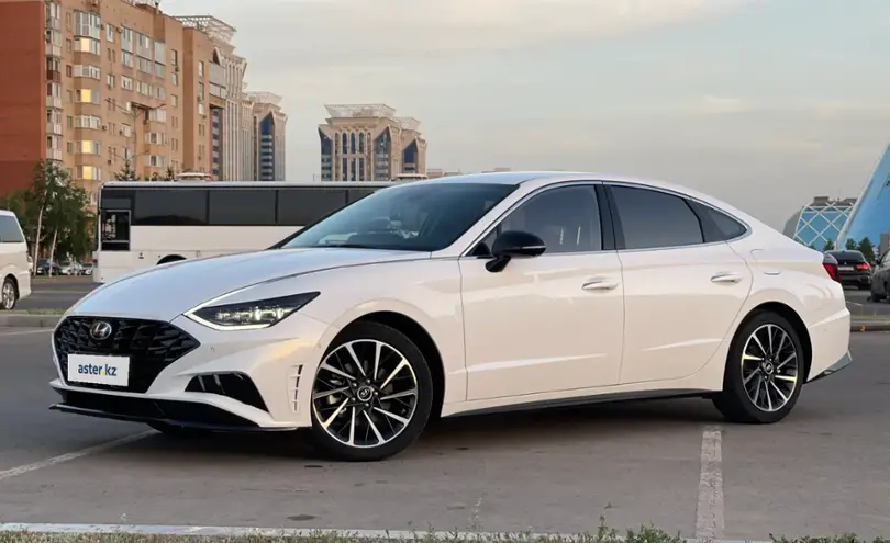 Hyundai Sonata 2022 года за 13 500 000 тг. в Астана