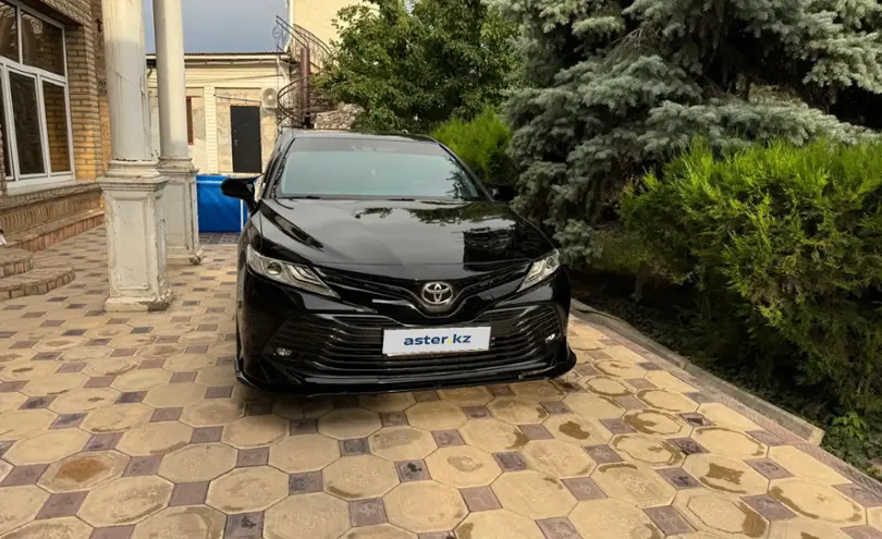 Toyota Camry 2019 года за 13 000 000 тг. в Шымкент