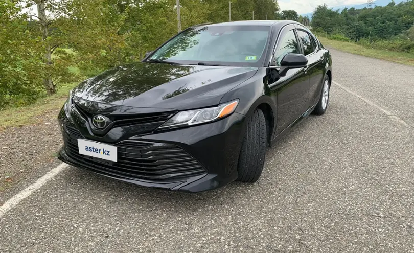 Toyota Camry 2018 года за 7 500 000 тг. в Алматы