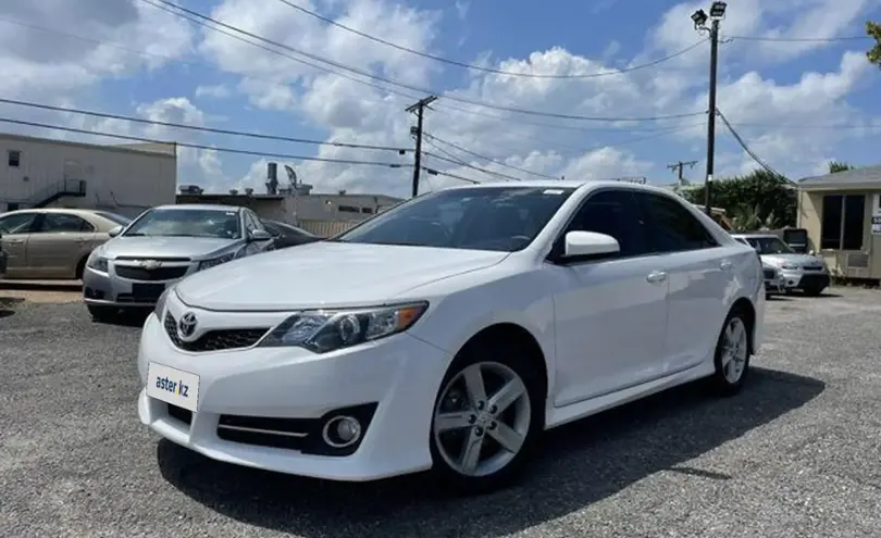 Photos Of 2014 Toyota Camrynull